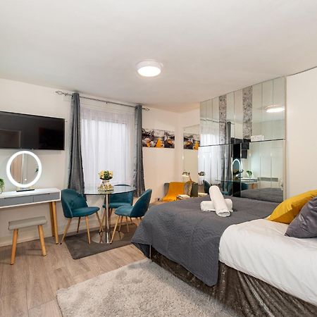 לונדון Chic Studio Apartment, Bus 18 To Euston In 30 Min. מראה חיצוני תמונה